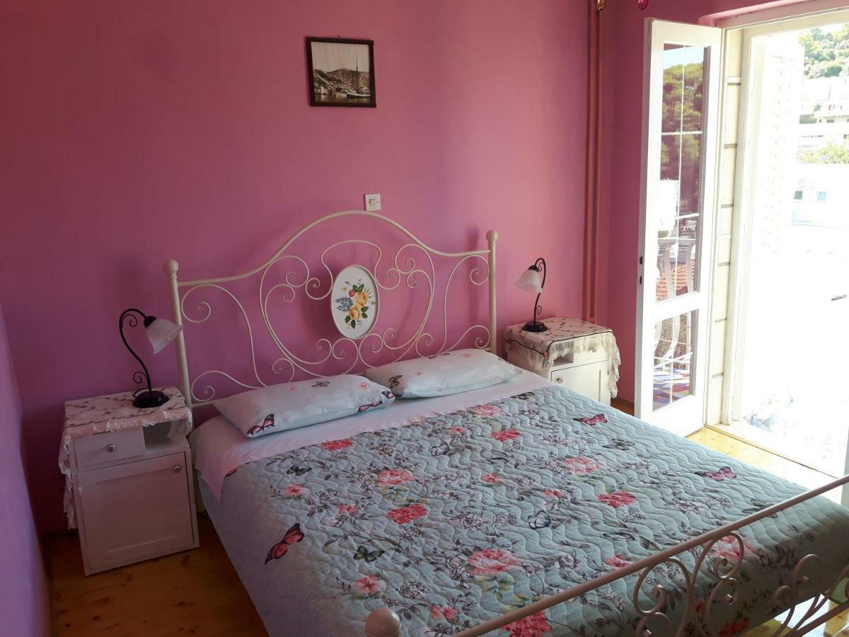 Noor Apartment And Room Hvar Town Exterior photo